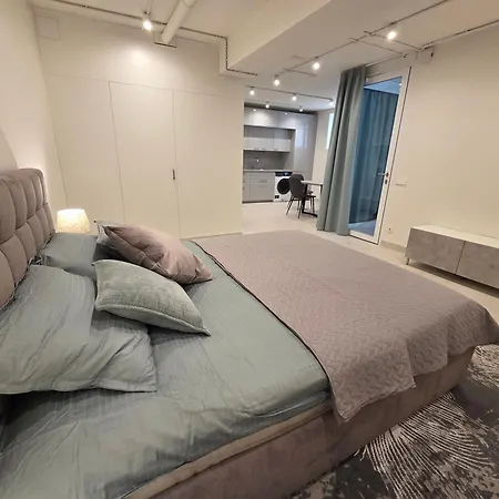 Cozy In Quiet Center *